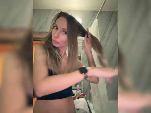 GoldPussy69 webcam