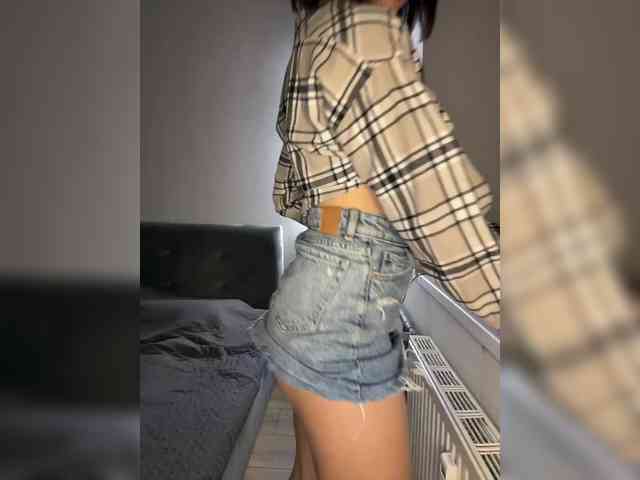 AlisaaAt webcam