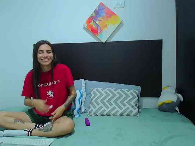 clhoeyviolett webcam