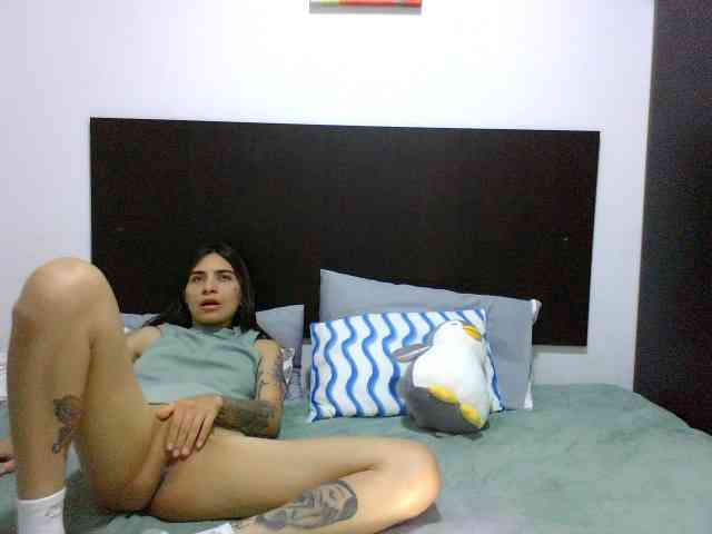 clhoeyviolett webcam
