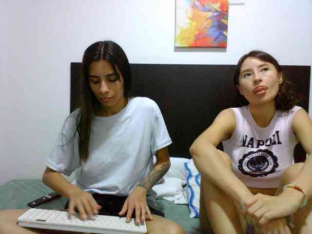 clhoeyviolett webcam