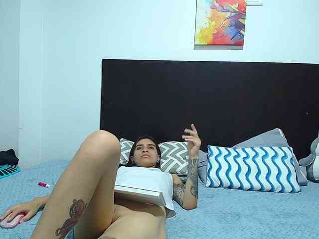 clhoeyviolett webcam