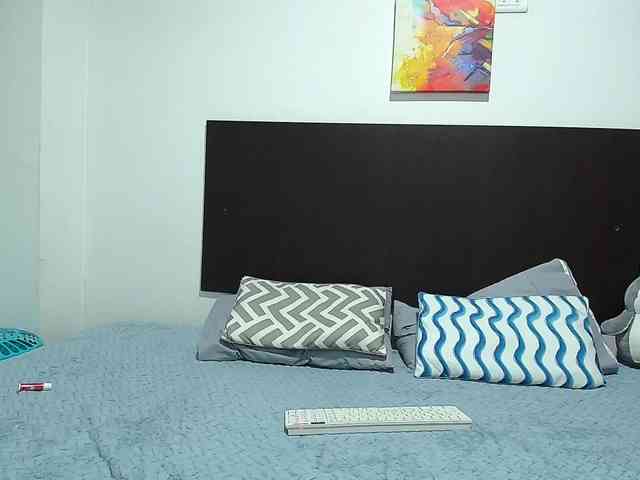 clhoeyviolett webcam