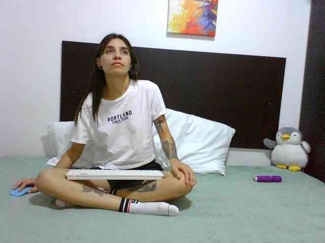 clhoeyviolett webcam