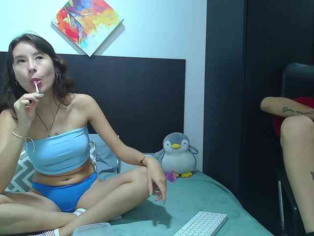 clhoeyviolett webcam