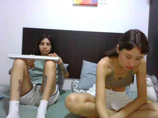 clhoeyviolett webcam