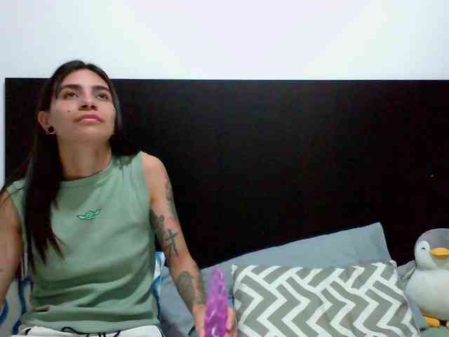 clhoeyviolett webcam