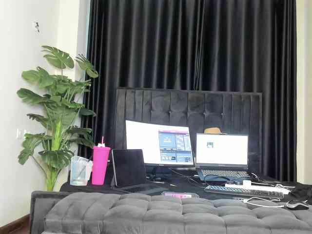 Big-Black-Ass webcam