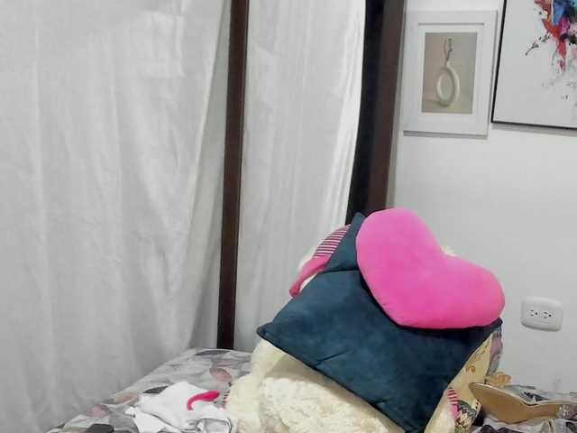 BrendaXiomy's BongaCams show and profile