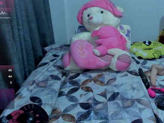 BrendaXiomy webcam
