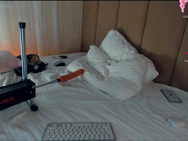 -EmelySweet-'s BongaCams show and profile