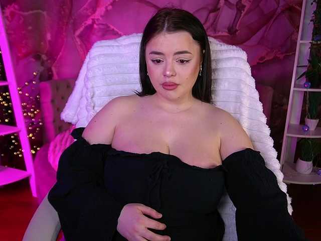 DaenerysDaen's BongaCams show and profile