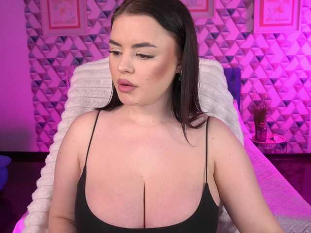 DaenerysDaen's BongaCams show and profile