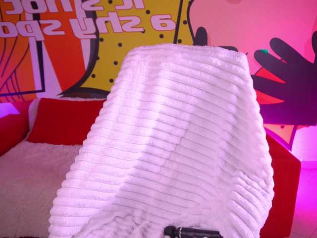 DaenerysDaen's BongaCams show and profile