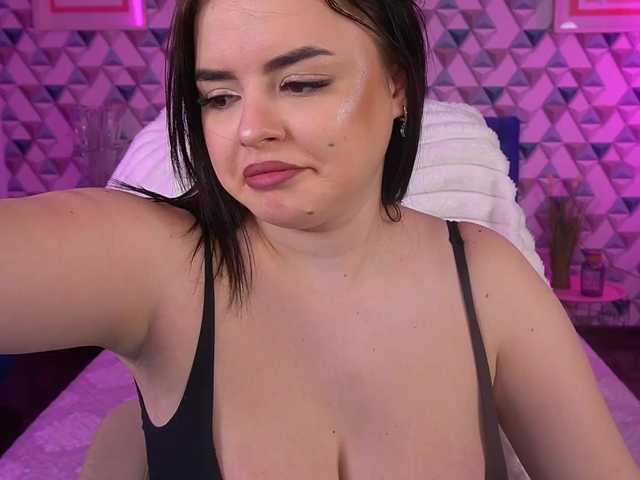 DaenerysDaen's BongaCams show and profile