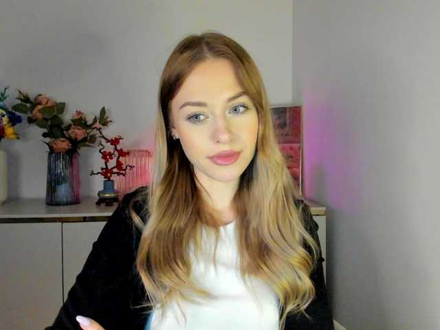 CindyGlam's BongaCams show and profile