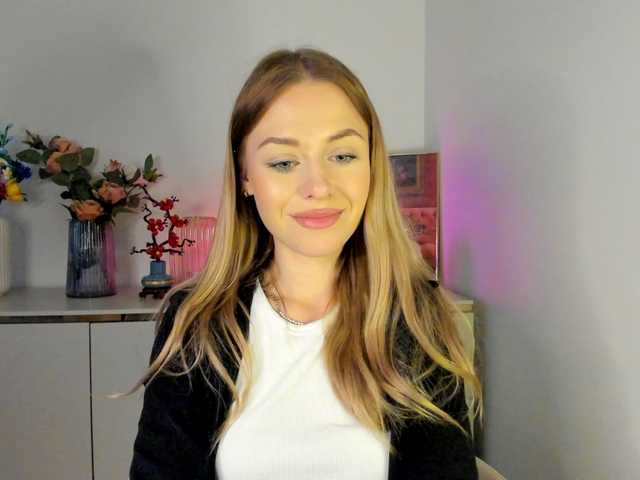 CindyGlam's BongaCams show and profile