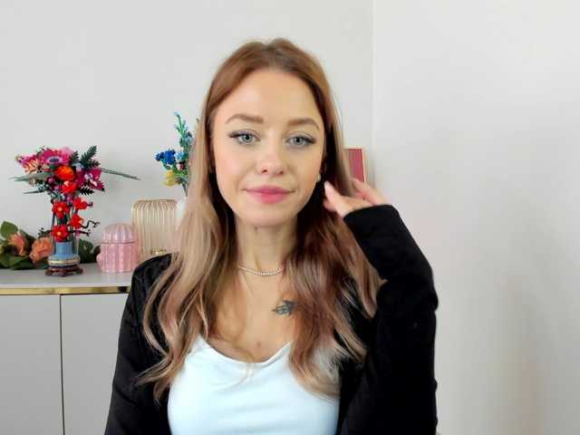 CindyGlam's BongaCams show and profile