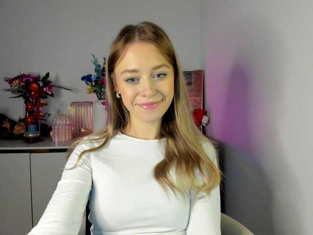 CindyGlam's BongaCams show and profile