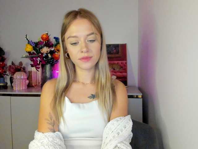 Masturbate to CindyGlam, she wants to masturbate for you CindyGlam from BongaCams