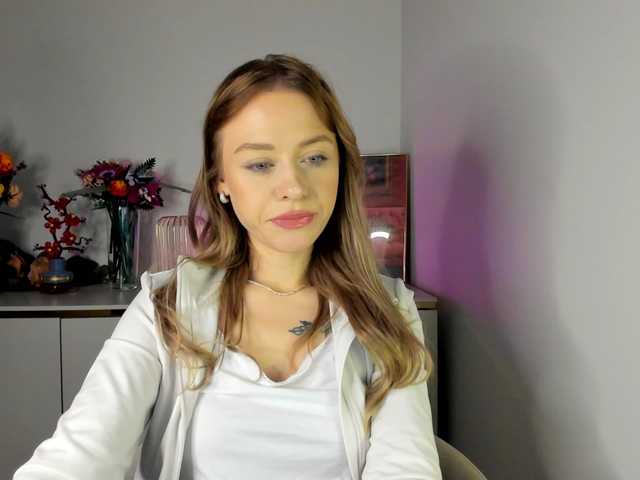 CindyGlam's BongaCams show and profile