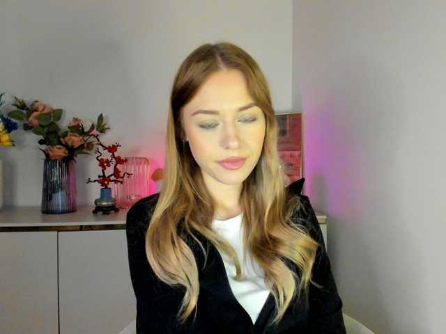 CindyGlam's BongaCams show and profile