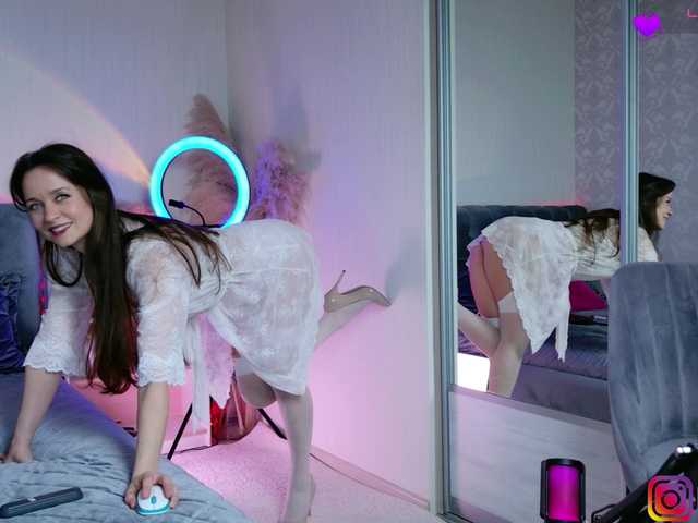 ElfaElle's BongaCams show and profile