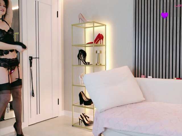 ElfaElle's BongaCams show and profile