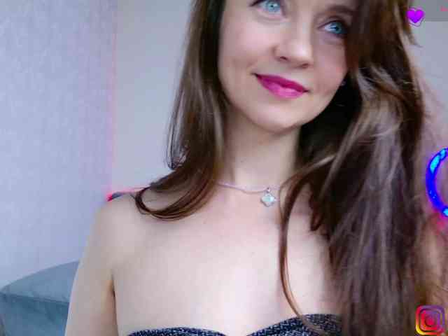 ElfaElle Live Webcam on BongaCams