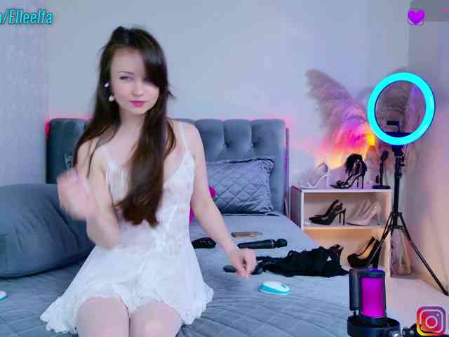voyeur cam ElfaElle