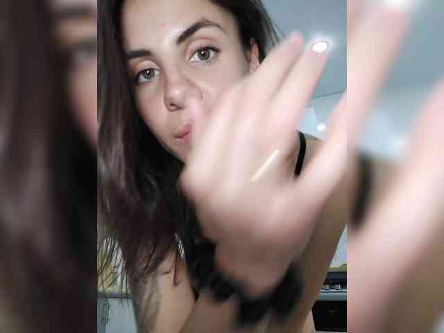-EmilyJones- webcam