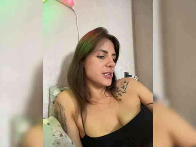 -EmilyJones- webcam