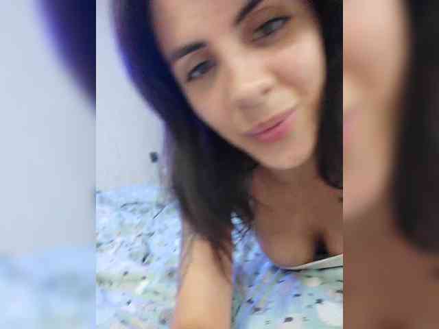 -EmilyJones- webcam