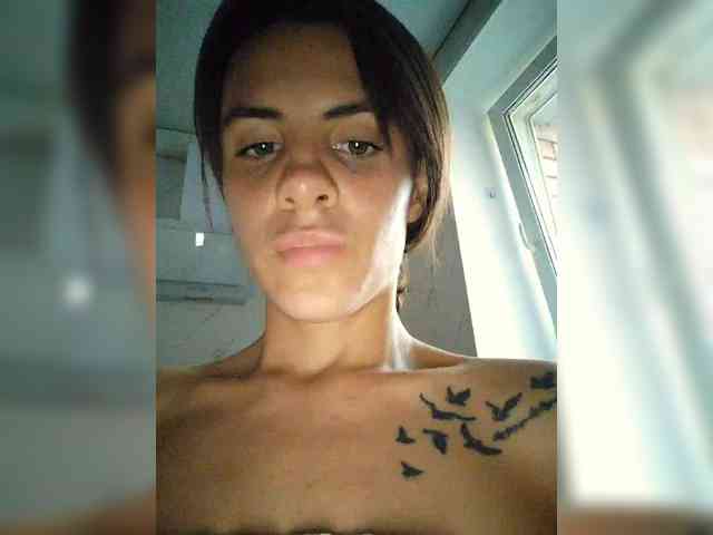 -EmilyJones- webcam