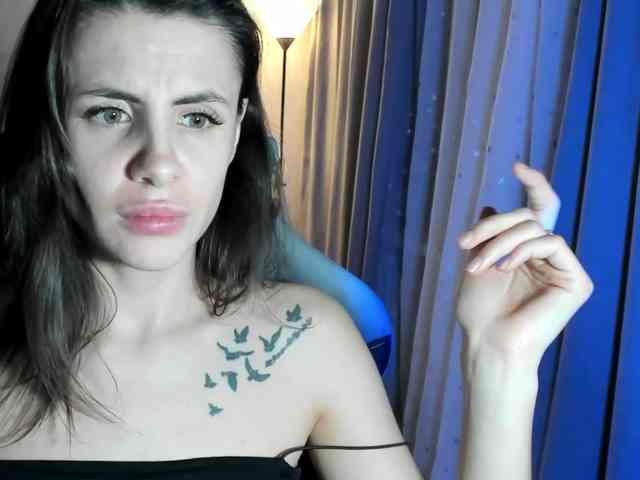 -EmilyJones- webcam