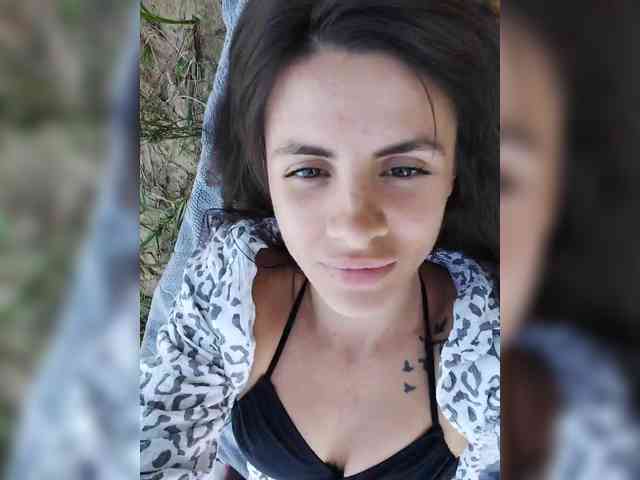 -EmilyJones- webcam