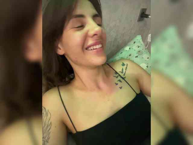 -EmilyJones- webcam