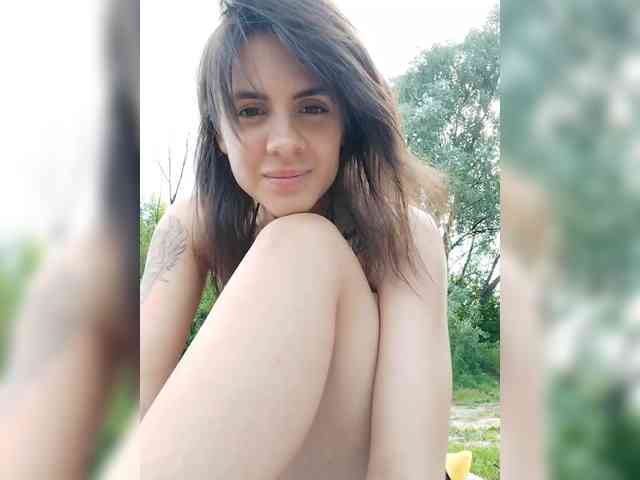 -EmilyJones- webcam