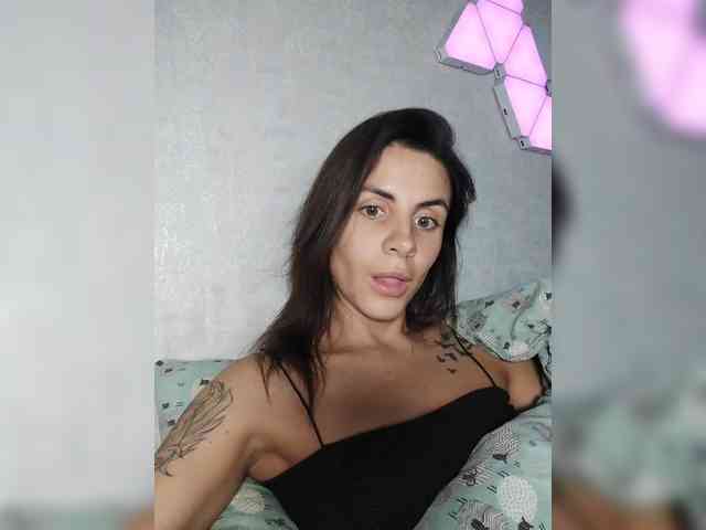 -EmilyJones- webcam