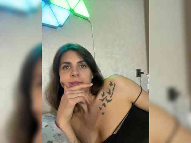 -EmilyJones- webcam