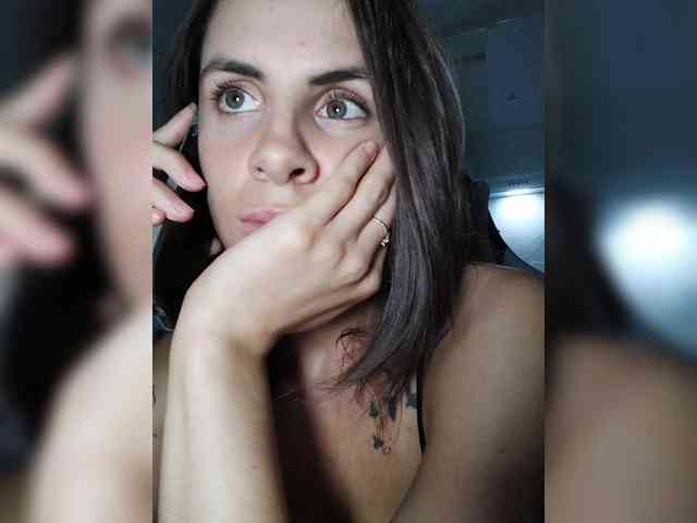 -EmilyJones- webcam