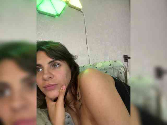 -EmilyJones- webcam
