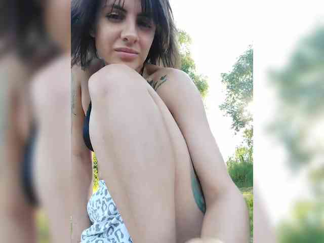 -EmilyJones- webcam