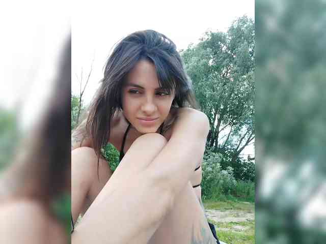 -EmilyJones- webcam