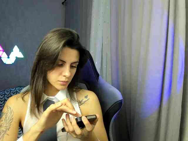 -EmilyJones- webcam