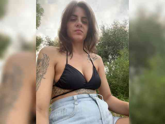 -EmilyJones- webcam