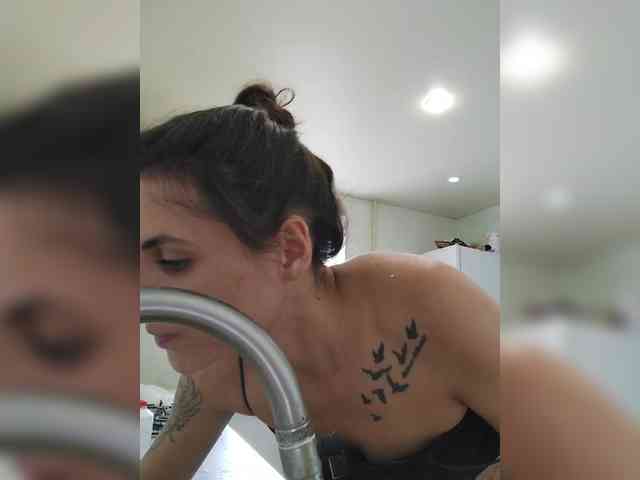 -EmilyJones- webcam