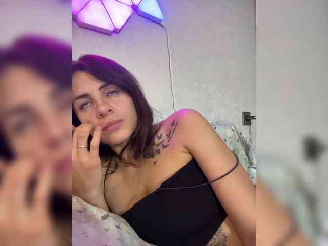 -EmilyJones- webcam