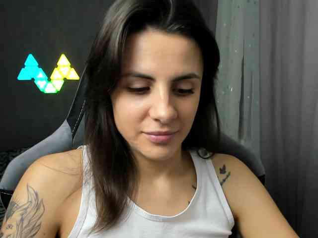 -EmilyJones- webcam