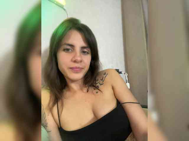 -EmilyJones- webcam